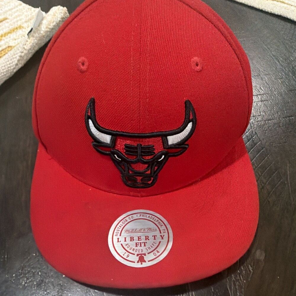 Mitchell & Ness Chicago Bulls Adjustable Snapback Hat Red